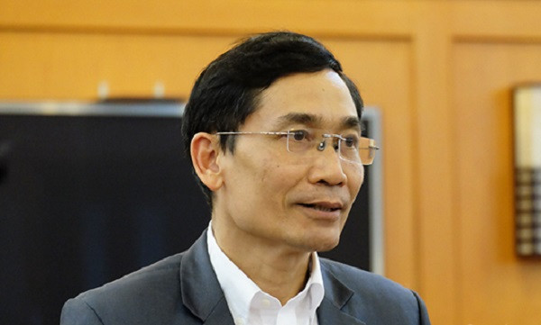 Bị can Trịnh Thanh Hùng, cựu Phó vụ trưởng Vụ KH&CN các ngành kinh tế kỹ thuật, Bộ KH&CN nhận hối lộ 350.000 USD (tương đương hơn 8 tỷ đồng).