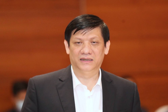 Ngoài những lần nhận tiền cho cựu Bộ trưởng hoặc nhận tiền chung cho bản thân và sếp, cựu thư ký Huỳnh còn gợi ý Việt chi riêng 2 tỷ đồng để mua ô tô. Tổng số tiền cựu thư ký nhận là 4 tỷ đồng.