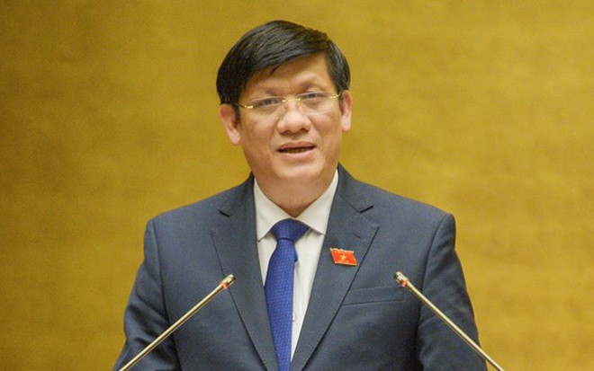 Ngày 29/6/2021, Phan Quốc Việt đến gặp Nguyễn Thanh Long tại Phòng khách Quốc tế, Trụ sở Bộ Y tế để bàn về việc sản xuất Vacxin phòng Covid-19 theo chủ trương của Chính phủ. Sau khi nói chuyện, Việt lấy túi vải màu xanh có 50.000 USD chuẩn bị trước đưa cho ông Long.