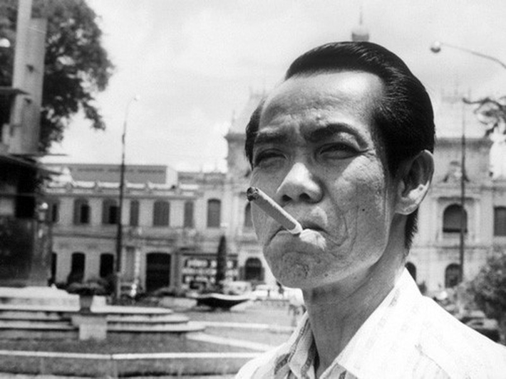 Từ năm 1966, Phạm Xuân Ẩn, làm việc cho tuần báo Time. Năm 1969 thì được nhận vào làm chính thức. Để hoạt động sâu rộng và nắm thông tin, ông còn là cộng tác viên của các tờ báo khác như The Christian Science Monitor...