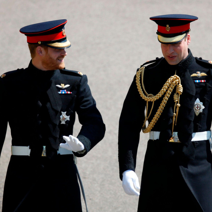 Hoàng tử Harry từng được lực lượng Household Cavalry bí mật giao nhiệm vụ lái máy bay thả bom chống lại quân nổi dậy ở Afghanistan trong 10 tuần hồi năm 2012.