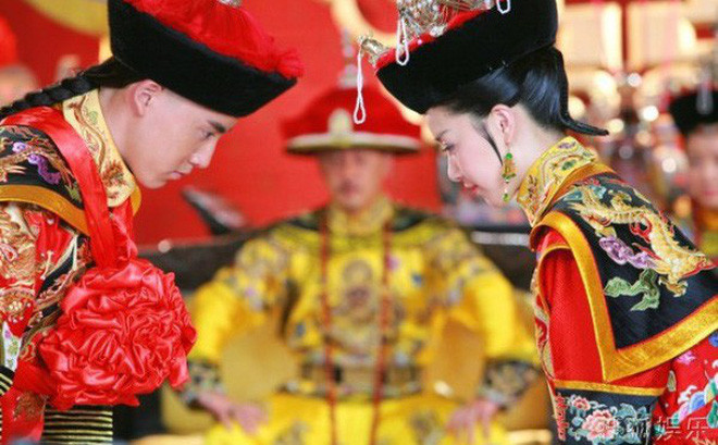 Đối với nhiều người, phò mã Trung Quốc thời phong kiến là những người có cuộc sống giàu sang, phú quý nhờ cưới được công chúa - con gái của vua. Từ đây, phò mã sẽ có thể thăng quan tiến chức nhanh và trở thành người có địa vị cao trong hoàng cung.