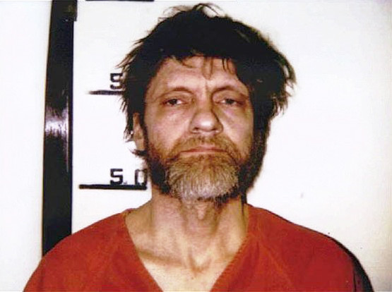Vào ngày 3/4/1996, các nhân viên FBI tiến hành bắt giữ Theodore Kaczynsk - kẻ khủng bố bom thư khét tiếng nước Mỹ và thế giới. Kaczynsk được FBI liệt kê vào danh sách những tên tội phạm khét tiếng và nguy hiểm nhất nước Mỹ.