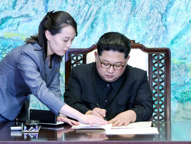 Điều này đã được khẳng định sau động thái mới đây nhất của em gái Chủ tịch Kim Jong-un khi cô lên tiếng đe dọa trả đũa Hàn Quốc, sau vụ việc 1 vài người trốn khỏi Triều Tiên sang Hàn Quốc và gửi truyền đơn công kích về đất nước này