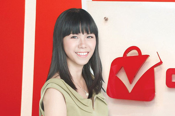 Lê Hoàng Uyên Vy, 28 tuổi, hiện là phó giám đốc điều hành của VinEcom, công ty hoạt động trong lĩnh vực thương mại điện tử.