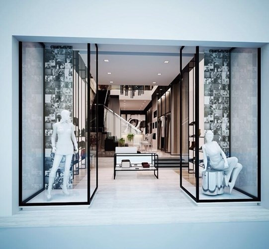 Sau khi mở spa, cửa hàng mỹ phẩm làm đẹp, người mẫu Ngọc Trinh mở một cửa hàng thời trang riêng mang tên mình.
