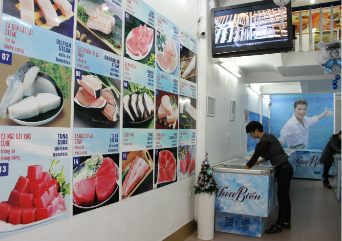 Từ ba cửa hàng lớn ở Hà Nội, Đà Nẵng, TP HCM đến nay, chuỗi cửa hàng hải sản Vua Biển của Đàm Vĩnh Hưng đã lên gần 40 chi nhánh phân bổ khắp Bắc Nam.