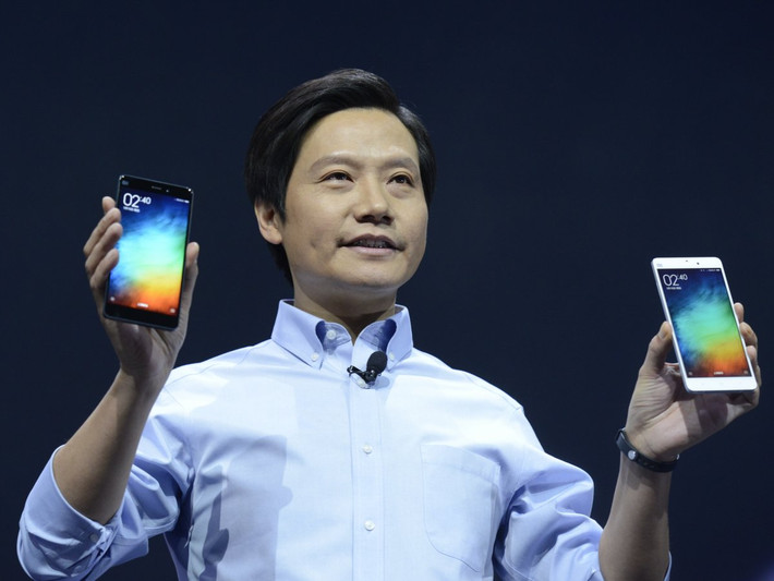 10. Lei Jun (Trung Quốc), tổng tài sản: 14,4 tỷ USD, tuổi: 45: Giống như nhiều tỷ phú Trung Quốc thế kỷ 21, ông Lei Jun kiếm được tài sản 14,4 tỷ USD từ công ty sản xuất điện thoại thông minh Xiaomi của mình. Công ty Xiaomi trở thành nhà cung cấp điện thoại thông minh lớn thứ tư trên thế giới và lớn nhất ở Trung Quốc, trong vòng khoảng ba năm thành lập.