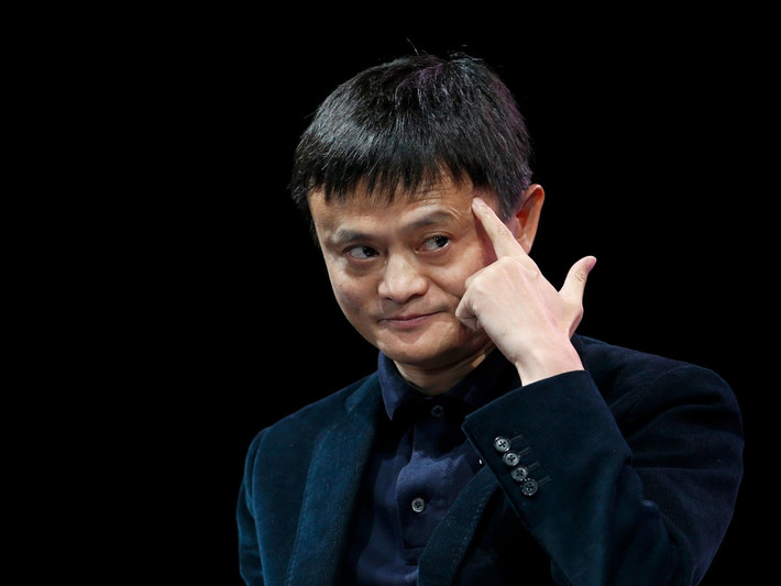 2. Jack Ma (Trung Quốc), tổng tài sản: 26,5 tỷ USD, 51 tuổi: Người giàu thứ hai ở Trung Quốc, Jack Ma sáng lập và điều hành công ty Internet đầu tiên của Trung Quốc Alibaba vào năm 1988. 15 năm sau khi thành lập, công ty thương mại điện tử Alibaba đã phá vỡ kỷ lục khi thu về 25 tỷ USD trong lần đầu phát hành cổ phiếu ra công chúng (IPO) và niêm yết trên sàn New York.