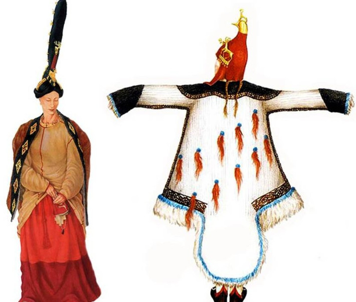 Xung quanh khu vực tìm thấy xác ướp "thiếu nữ băng giá", các nhà khảo cổ còn tìm thấy xác 6 con ngựa và bộ yên cương. Họ suy đoán đây có thể là những đồ vật tâm linh để đưa linh hồn người chết sang thế giới bên kia.