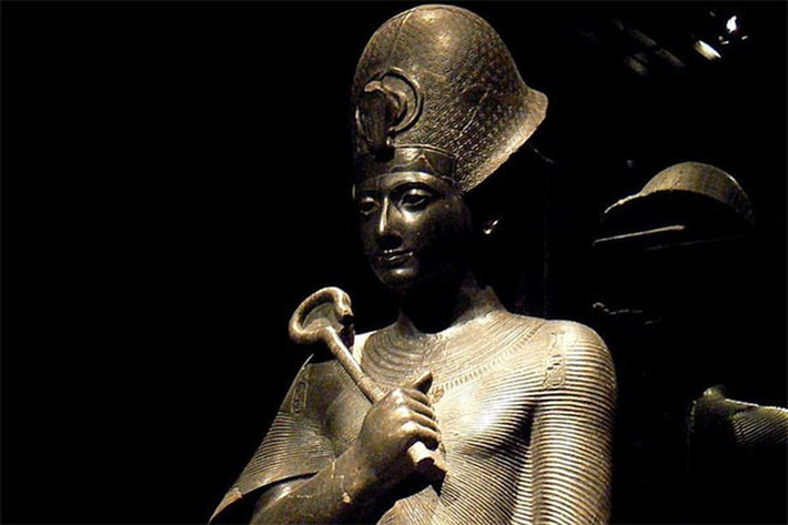 Ramesses II (còn gọi là Ramesses Đại đế) là một trong những pharaoh Ai Cập nổi tiếng nhất mọi thời đại. Ông trị vì đất nước gần 60 năm và qua đời khi ông khoảng 90 tuổi. Một số giai thoại cho rằng ông hoàng này có hơn 100 người con.