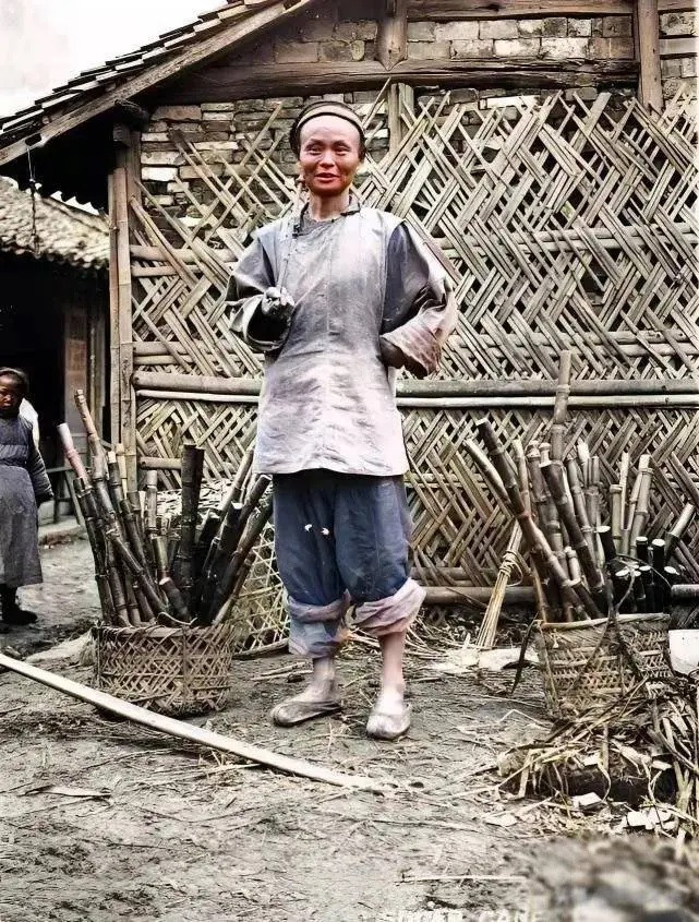 Một người đàn ông thời nhà Thanh kiếm sống bằng việc bán mía.