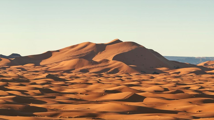 Được coi là những "kỳ quan" của sa mạc Sahara, cồn cát sao có đặc điểm chung là chúng bồi tụ tựa như các kim tự tháp cao khoảng 100 - 300m và khi nhìn từ trên cao xuống khá giống hình các ngôi sao.