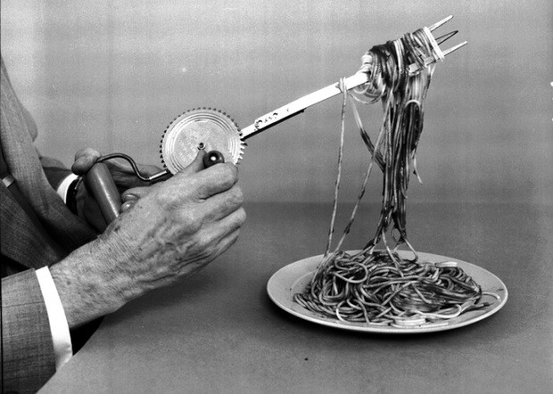 Những người yêu thích món mì Spaghetti có thể sử dụng phát minh này để cuốn các sợi mì chỉ trong vài giây rồi thưởng thức. Tính hữu dụng của sáng chế này bị nhiều người hoài nghi.