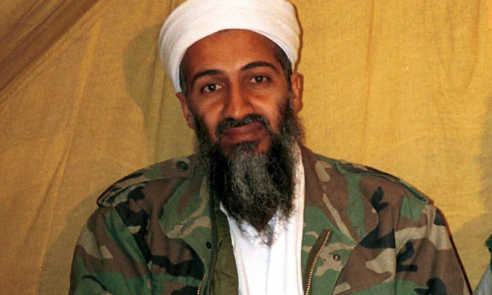 Trùm khủng bố Osama Bin Laden là một trong những tên tội phạm bị Mỹ truy lùng gắt gao nhất thế giới. Điều này xuất phát từ việc y được giới chức Mỹ xác định là kẻ chủ mưu vụ khủng bố 11/9/2001 gây chấn động dư luận.