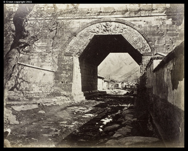 Hình ảnh cửa nam thành Bắc Kinh năm 1877.