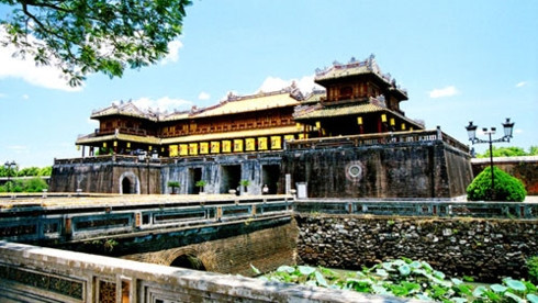 Tỉnh Thừa Thiên - Huế - quê hương Đại tướng Lê Đức Anh nổi tiếng với nhiều di tích lịch sử, di sản văn hóa độc đáo. Trong số này, Quần thể di tích cố đô Huế được du khách trong và ngoài nước biết đến nhiều.