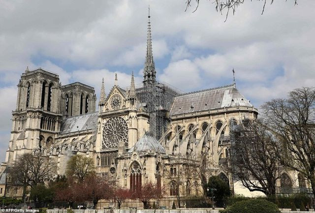 Trước khi xảy ra trận hỏa hoạn trên, nhà thờ Đức Bà Paris là kiến trúc cổ kính mang một số bí mật khó tin.
