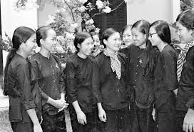 Phụ nữ cũng xuống đường biểu tình phản đối những chính sách đàn áp cuộc đấu tranh giành độc lập dân tộc của chính quyền Sài Gòn.