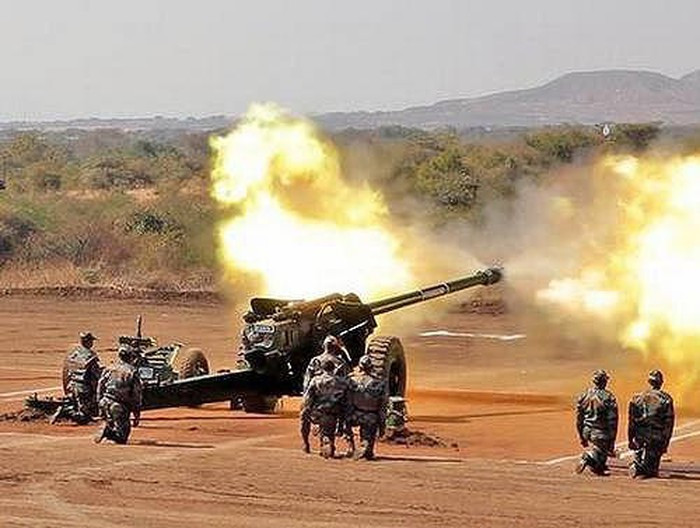 Ngay lập tức phía Ấn Độ đã đưa ra cảnh báo cứng rắn với Pakistan rằng họ sẽ tiếp tục tấn công trả đũa ồ ạt để đảm bảo rằng những kẻ khủng bố sẽ bị ngăn chặn hoặc tiêu diệt.