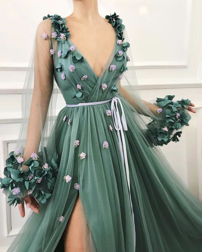 Cửa hàng thời trang của cô có nhiều thiết kế cực tinh tế và sang chảnh.