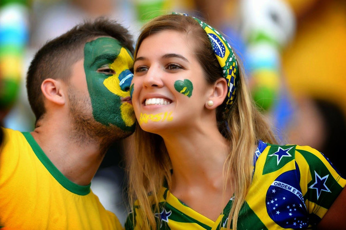 Phụ nữ Brazil nói chung thích vẻ đẹp tự nhiên và giữ cho làn da khỏe mạnh. Chính vì vậy, họ đều học cách chăm sóc da ở các cấp độ khác nhau và giúp cho họ tự tin quyến rũ hơn. Ảnh: Internet.