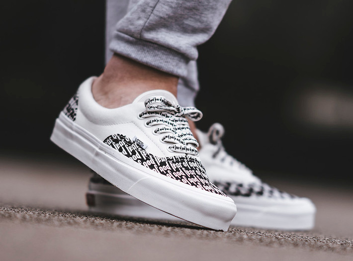 Vans Era Checkerboard (1975): Điểm nổi bật làm nên sự khác biệt của Vans Era Checkerboard là phần đế chống trơn trượt rất được dân trượt ván yêu thích.