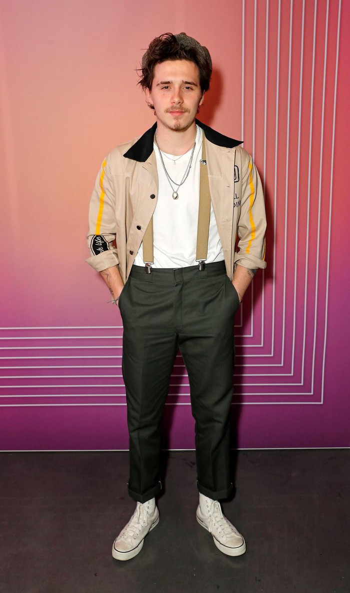 Sau khi đường ai nấy đi với Sonia Ben Ammar, con trai Beckham được cho là qua lại với Sofia Richie - con gái của huyền thoại âm nhạc Lionel Richie. Nguồn tin từ TMZ, cả hai đã hẹn hò khoảng cuối năm 2016 đầu 2017. Song, đôi bên chưa từng một lần lên tiếng, hẹn hò trong bí mật.