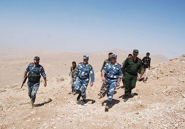 Khởi đầu chiến dịch tiến đánh IS, lực lượng của quân đội Syria và Hezbollah giải phóng đồi Shabat Younes cùng các khu vực Harf Wadi al-Dib, Shabat al-Mahbas al-Awla, Harf al-Hashishat và Qarnt al-Hashishat khỏi sự kiểm soát của lực lượng khủng bố IS. Ảnh: Farsnews.