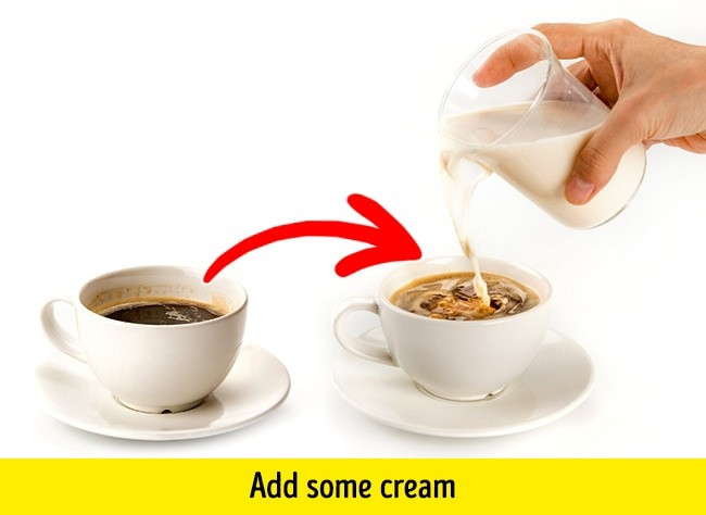 8. Uống cà phê: Ngay cả cà phê không có caffein cũng kích thích sự tạo ra axit có thể gây ra chứng ợ nóng và các vấn đề về đường tiêu hóa khác nếu bạn uống khi bụng đói. Lời khuyên: Nếu bạn không thể từ bỏ thói quen uống cà phê trước tiên vào buổi sáng, thì hãy uống cùng với sữa hoặc kem: chất béo sữa sẽ làm giảm các tác động tiêu cực của cà phê. Ảnh: Depositphotos.