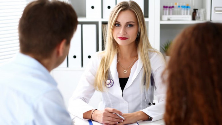 Nguy cơ mắc bệnh: Nếu một trong hai người mắc bệnh, người còn lại cũng có nguy cơ gặp vấn đề về sức khỏe. Lo lắng cũng có thể khiến họ bị ảnh hưởng về mặt tâm lý.