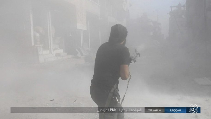 Trước đó, ngày 16/8, SDF đã tuyên bố giải phóng 60% thành phố Raqqa sau hơn 2 tháng chiến đấu với tổ chức Nhà nước Hồi giáo tự xưng (IS). Ảnh: AMN.