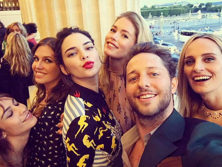 Zhukova cũng là bạn của người mẫu Kendall Jenner và nhà thiết kế thời trang kiêm người mẫu Alexa Chung. Ảnh: BI.