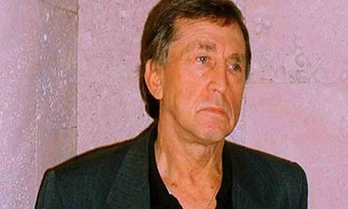 5. Anatoli Bugorski: Nhà vật lý người Nga Anatoli Bugorski đã quẹt đầu vào bên trong một máy gia tốc và vẫn sống sót. May mắn sống sót trong tai nạn hy hữu, nhà khoa học Anatoli Petrovich Bugorski có một nửa gương mặt không bị lão hóa suốt hàng chục năm sau khi bị chùm tia proton chiếu vào. Ảnh: List25