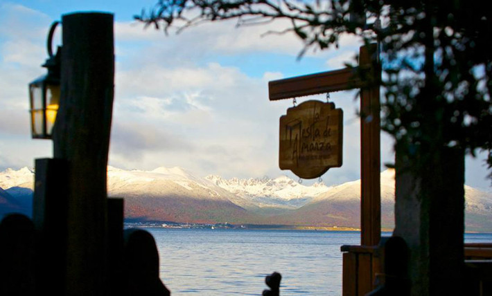 La Mesita de Almanza, Ushuaia, Tierra del Fuego, Argentina: Đây là một trong những nhà hàng bị cô lập nhất trên thế giới. Nhà hàng này nằm trên một trong những hòn đảo cô lập nhất trên thế giới. Tierra del Fuego được đặt biệt danh là "sự kết thúc của thế giới". Ảnh: Facebook.