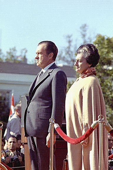 Trong nhiệm kỳ Thủ tướng đầu tiên, bà Gandhi đã quốc hữu hóa 14 ngân hàng ở Ấn Độ.