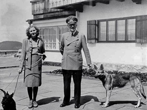 Mối quan hệ tình cảm lâu dài nhất của nhà độc tài Adolf Hitler là với Eva Braun. Người phụ nữ này từng cố tự tử 2 lần nhằm khiến Hitler chú ý đến cô nhiều hơn.
