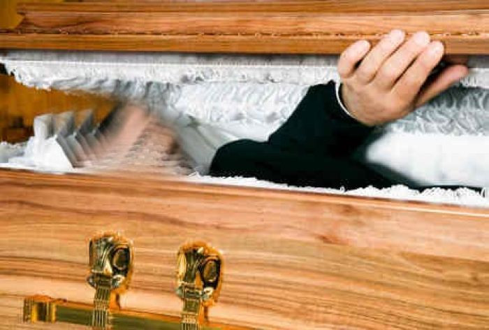 Trong suốt nhiều năm sau đó, câu chuyện của Dunbar thu hút sự quan tâm của công chúng. Thậm chí, một số người tin rằng cô là một zombie (xác sống). Dunbar qua đời vào năm 1955 trong khi một số tài liệu khác lại cho rằng phải đến năm 1962 cô mới thật sự từ giã cõi đời.