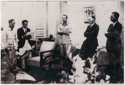 Ngày 6/3/1946, chính phủ nước Việt Nam Dân chủ Cộng hòa và chính phủ Cộng hòa Pháp ký kết Hiệp định sơ bộ tại Hà Nội.