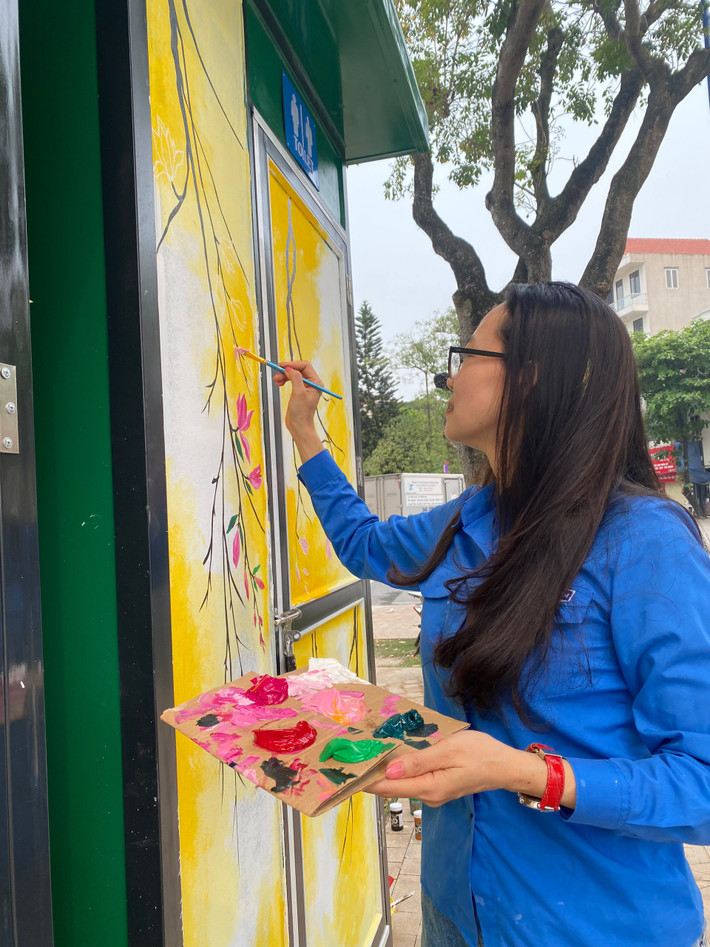 Công trình dự kiến hoàn thành vào ngày 21/4. Đây là hoạt động ý nghĩa, thiết thực của tuổi trẻ thành phố trong việc làm đẹp cảnh quan đô thị, góp phần quảng bá tuyến phố đi bộ - chợ đêm Bạch Đằng.