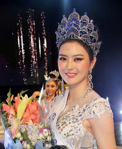 Lim Ji Yeon được vinh danh là Hoa hậu Thế giới Hàn Quốc 2019. Cô là giáo viên tại Busan.