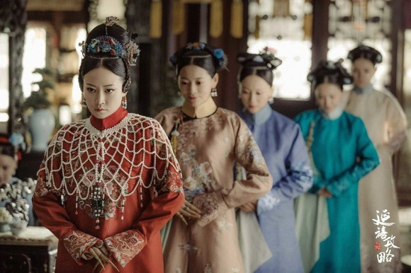 Họ luôn đi theo chăm sóc các con của hoàng đế để các hoàng tử, công chúa không gặp bất cứ sự cố hay vết thương nguy hiểm nào.