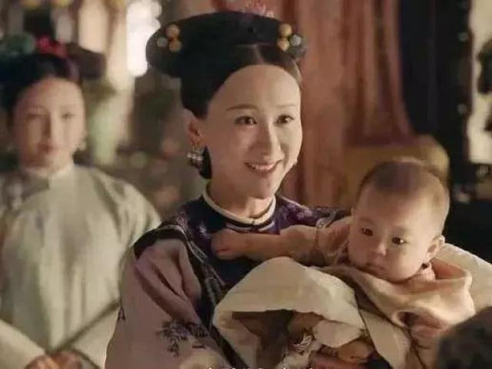 Sau khi hoàng hậu, phi tần... trong cung sinh con, các bà vú sẽ phụ trách công việc giúp chủ tử nhanh chóng phục hồi sức khỏe sau sinh. Song song với đó, vú em sẽ chăm sóc các hoàng tử, công chúa mới chào đời.