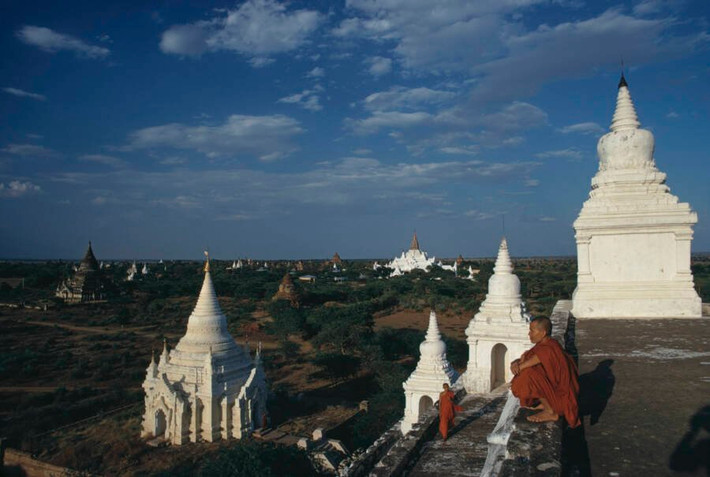 Mỗi đời vua của vương quốc Pagan thường cho xây dựng không ít ngôi chùa, đền lớn ở Bagan.