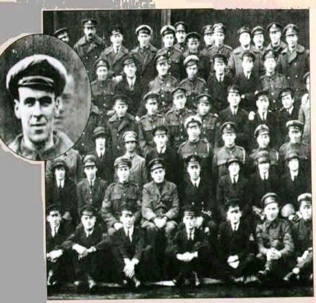 Năm 1919, thợ máy Freddy Jackson thiệt mạng trong một tai nạn máy bay. 2 ngày sau, đám tang của Jackson được tổ chức. Đây cũng là thời điểm phi đội của ông chụp ảnh chung. Nhiều người phát hiện Jackson trong bức ảnh chụp cùng các đồng đội dù thợ máy này đã qua đời.