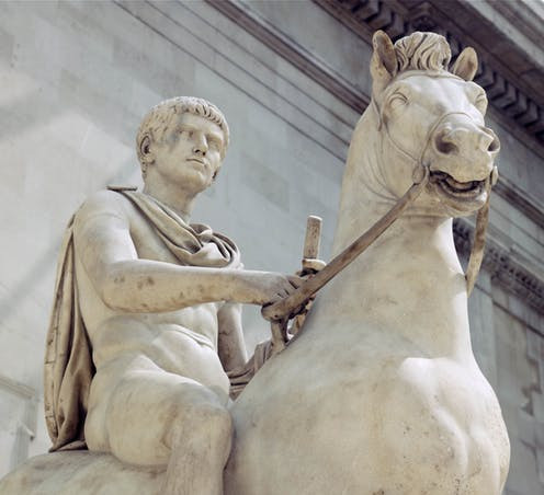 Trong số này, nổi tiếng là việc hoàng đế Caligula đặc biệt "sủng" một con ngựa có tên Incitatus.