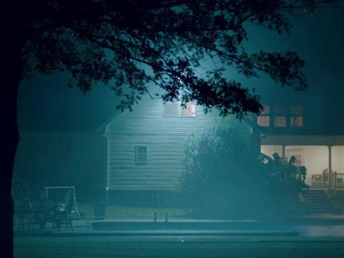 Thị trấn Summertown, Tennessee, Mỹ là một đại điểm nổi tiếng thế giới bởi nơi đây khiến du khách vui vẻ khi đến, lúc về ''hết hồn''. Nguyên do xuất phát từ việc nhiều người ghé thăm ngôi nhà McKamey Manor có những trải nghiệm giống như phim kinh dị.