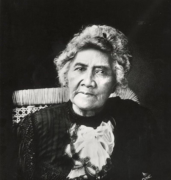 Sanford B. Dole tuyên bố Hawaii trở thành một nước cộng hòa độc lập vào ngày 4/7/1894 và tự xưng là Tổng thống đầu tiên của Cộng hòa Hawaii. Tháng 1/1895, chính quyền Tổng thống Dole ra lệnh bắt giữ Nữ hoàng Liliuokalani và những người trung thành với bà với cáo buộc phản quốc.