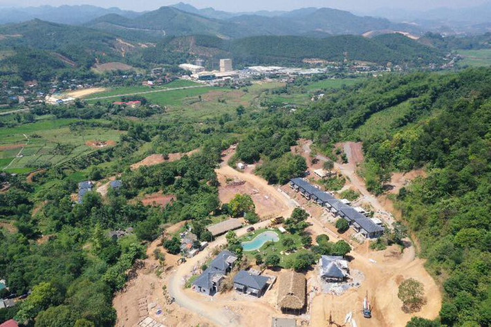 Do đó, để ngăn chặn được việc này, pháp luật cần cho phép đánh thuế căn nhà thứ hai là 50% hay 20%. Khi chịu thuế này, những chủ đất xây nhiều nhà cũng không còn nhiều lợi nhuận. Quan trọng hơn nữa, công tác lập quy hoạch cũng cần phải nhanh, phủ kín để kiểm soát và thực hiện đồng bộ.