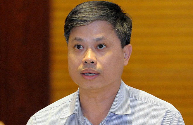 “Thật vô lý khi dân ta còn nghèo mà phải mua thuốc giá cao!”. Phát biểu tại Quốc hội khi thảo luận xây dựng Luật Dược sửa đổi ngày 25/3/2016, Đại biểu QH Nguyễn Sỹ Cương nói: “Thật là vô lý khi dân ta còn nghèo mà phải mua với giá thuốc cao như vậy! Tôi đề nghị phải rà soát như thế nào đó trong quy định để không có kẽ hở trong độc quyền nhập khẩu thuốc, dẫn đến khan hiếm thuốc và nâng giá thuốc”.